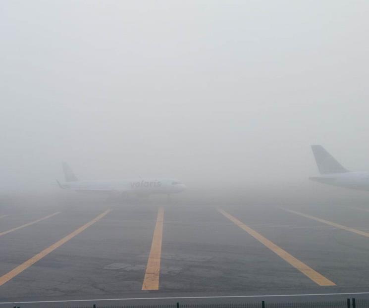 AICM amanece con banco de niebla