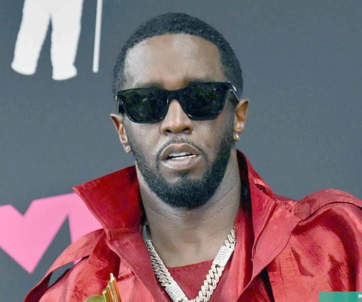 Mujer grita para defender a Sean Diddy Combs durante su juicio
