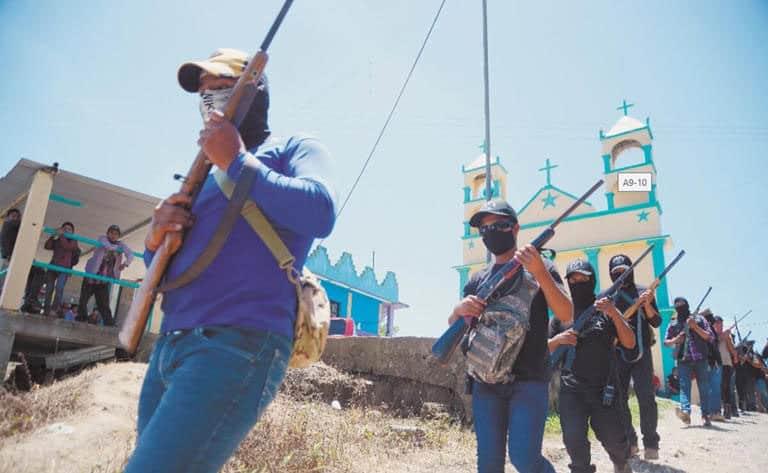 Toman simpatizantes de autodefensas presidencia de Pantelhó, Chiapas Toman simpatizantes de autodefensas presidencia de Pantelhó, Chiapas