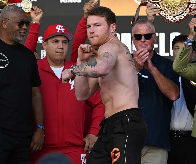Ubica revista a Canelo como el boxeador 14 de la historia 