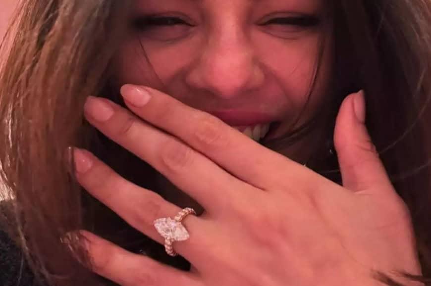 Selena Gomez recibe anillo de compromiso de Benny Blanco
