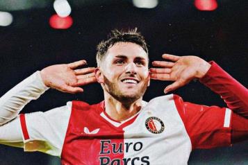 Anota Santi Giménez hat-trick con el Feyenoord