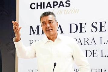 Ratifican a Rutilio Escand&oacute;n como c&oacute;nsul en Miami