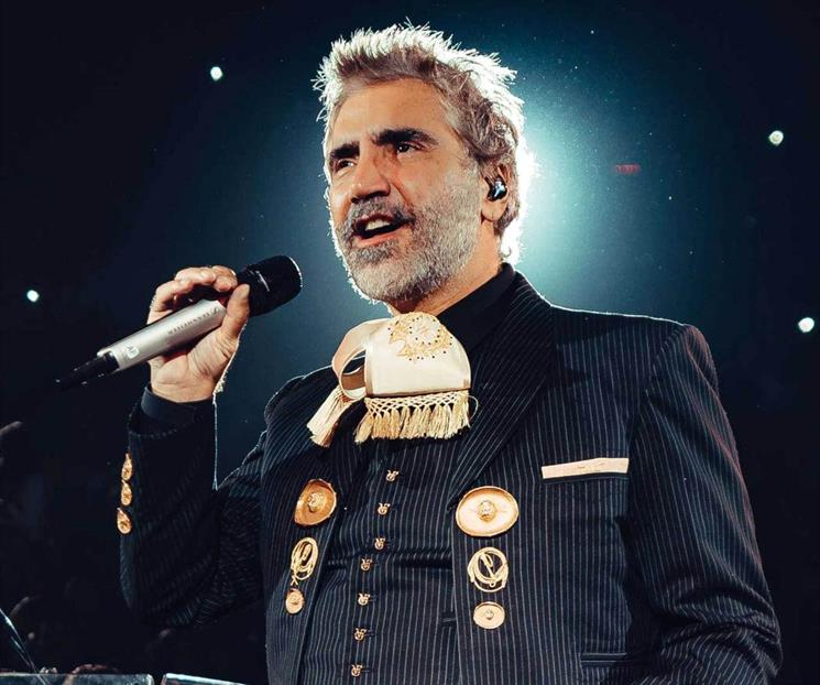 Operan de emergencia a Alejandro Fern&aacute;ndez