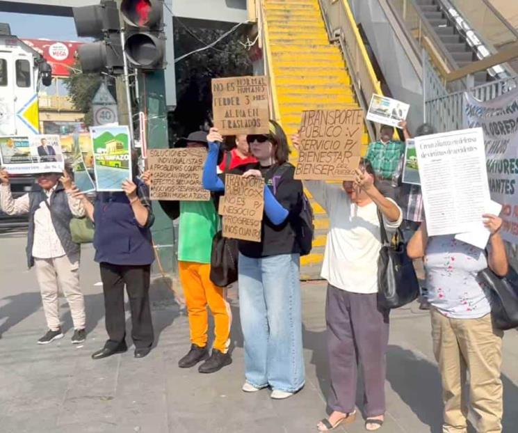 Protestan ante alza a tarifas del transporte Protestan ante alza a tarifas del transporte