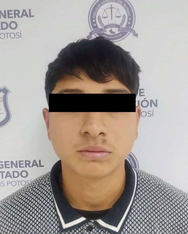 Un joven acusado de pornografía infantil y que había huido a San Luis Potosí, fue detenidopor elementos de la Agencia Estatal de Investigaciones e internado en un penal de Nuevo León.