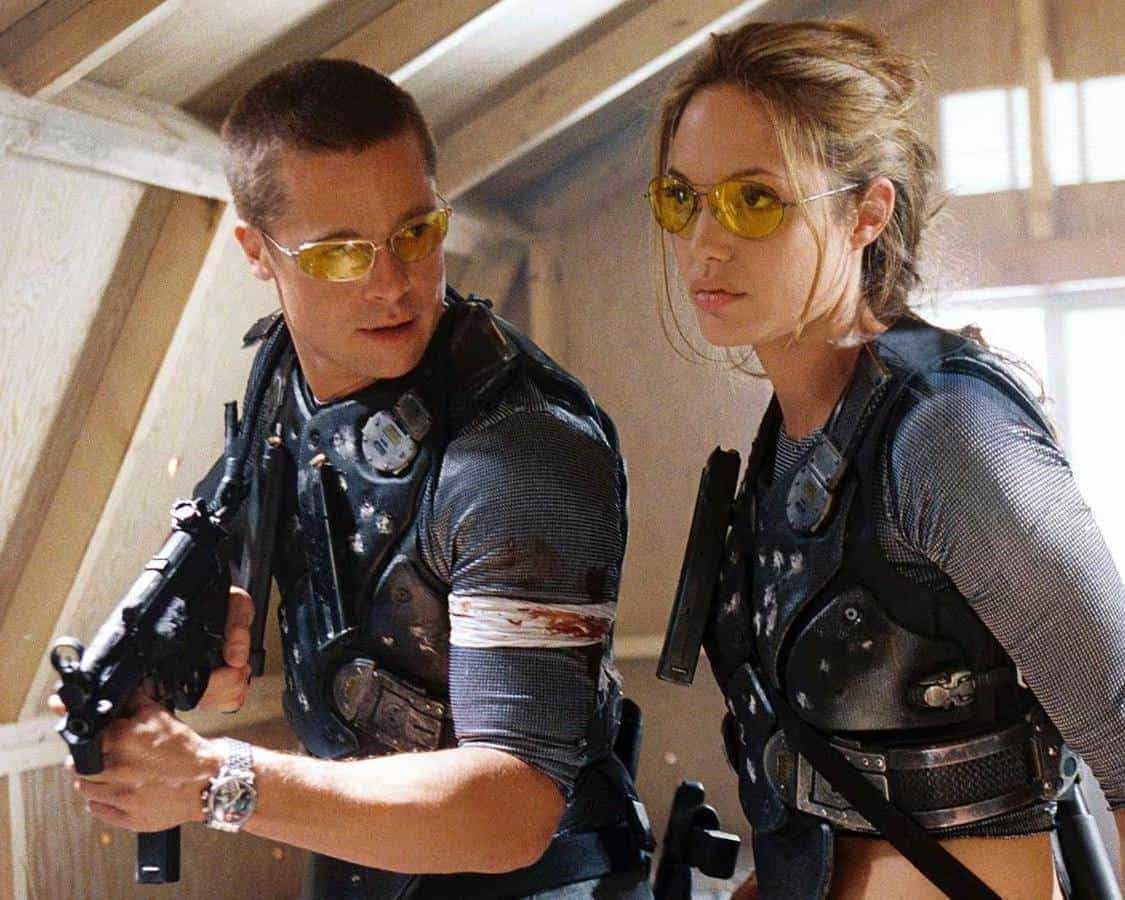 Fue en Sr. y Sra. Smith donde formalizó su relación con Angelina Jolie, convirtiéndose en una de las parejas más queridas de la farándula.