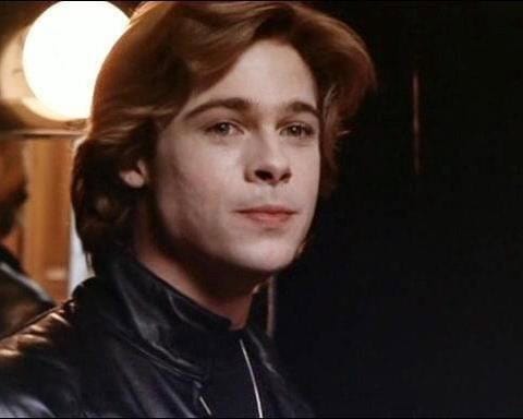Tras aparecer en algunas series y películas para la TV, Pitt tuvo su primer protagónico en El lado oscuro del sol como Rick, en 1988.