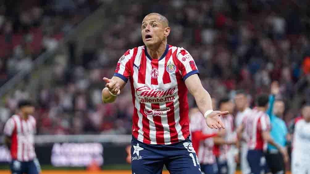 Fanáticos piden salida de ‘Chicharito’