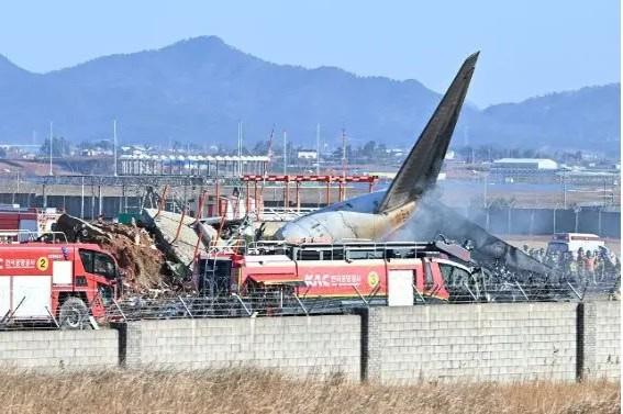Choque de avión en Corea del Sur deja 179 muertos Choque de avión en Corea del Sur deja 179 muertos