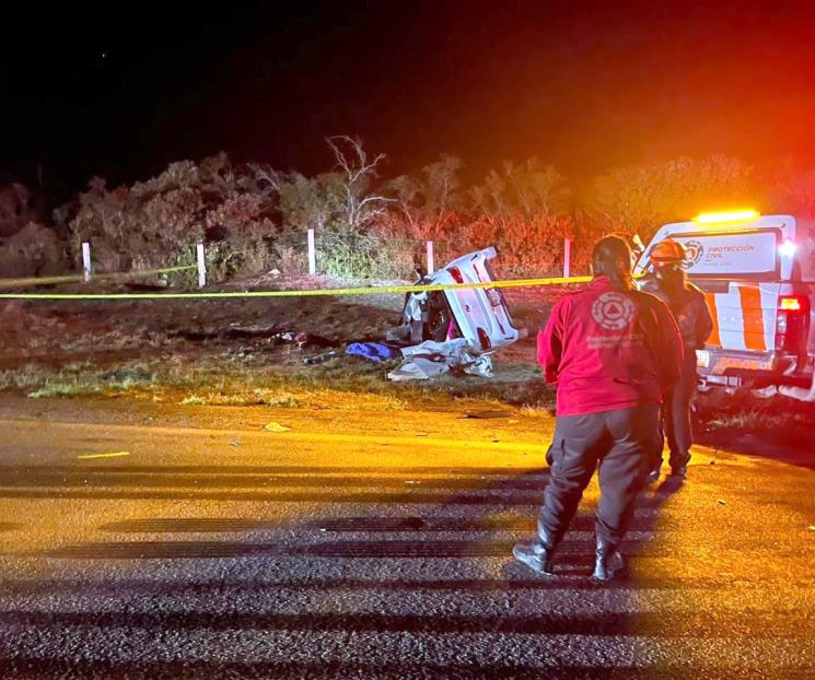 Deja choque frontal en carretera tres muertos Deja choque frontal en carretera tres muertos