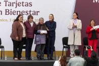 Sheinbaum y Delfina Gómez encabezan entrega de tarjetas
