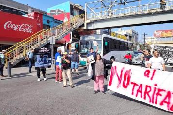 Realizan mitin contra el ´tarifazo´; bloquean avenida