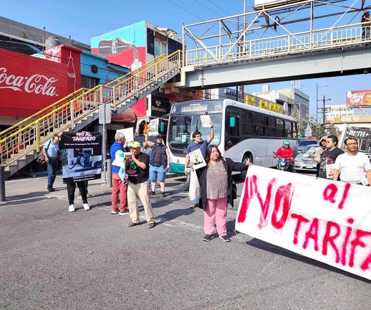 Realizan mitin contra el ‘tarifazo’; bloquean avenida Realizan mitin contra el ‘tarifazo’; bloquean avenida