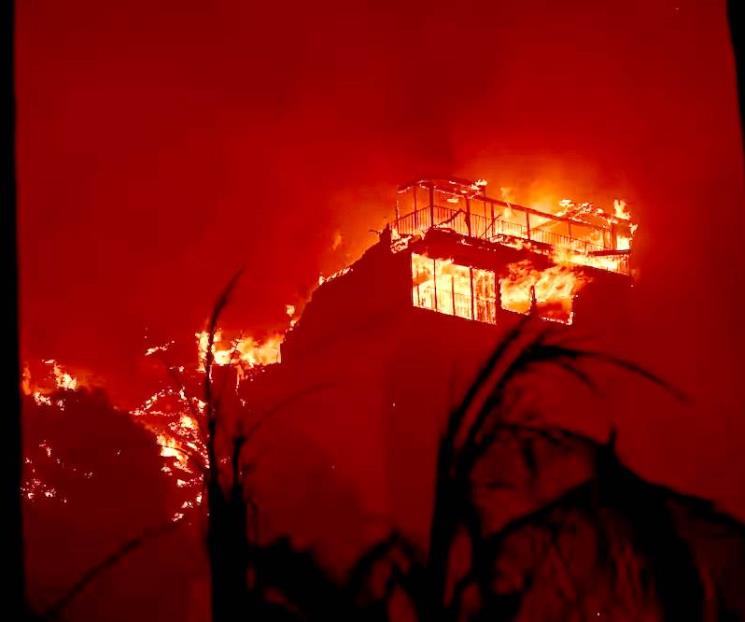 Bomberos mexicanos se unen al combate contra los incendios en EU Bomberos mexicanos se unen al combate contra los incendios en EU