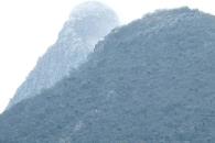 Amanecen montañas ‘pintadas’ de blanco