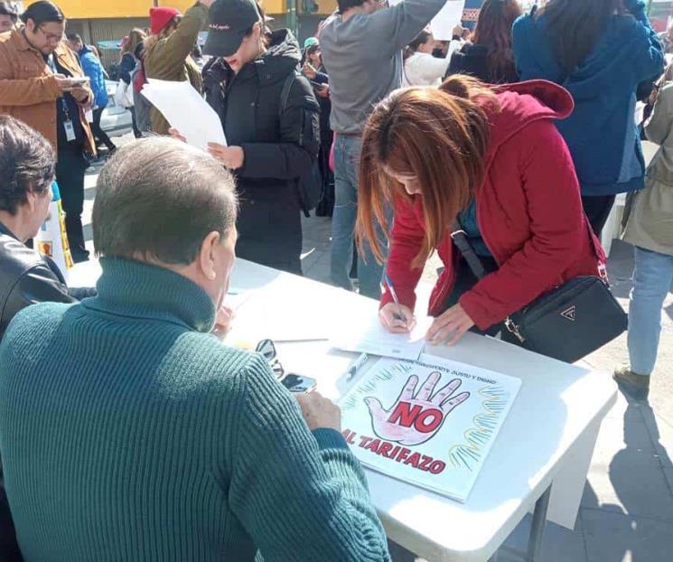 Recaban firmas contra alza a tarifas del transporte público Recaban firmas contra alza a tarifas del transporte público