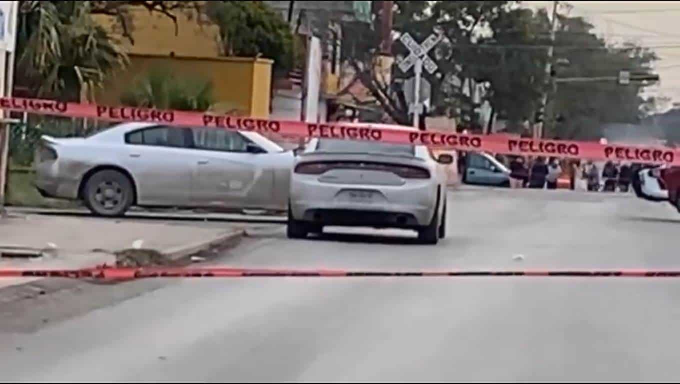 Dos guardias de seguridad de barrio, auxiliares de la Secretaria de Seguridad Pública de Linares, fueron atacados a balazos, muriendo uno de ellos y quedando el segundo en estado grave en la zona centro de Linares.