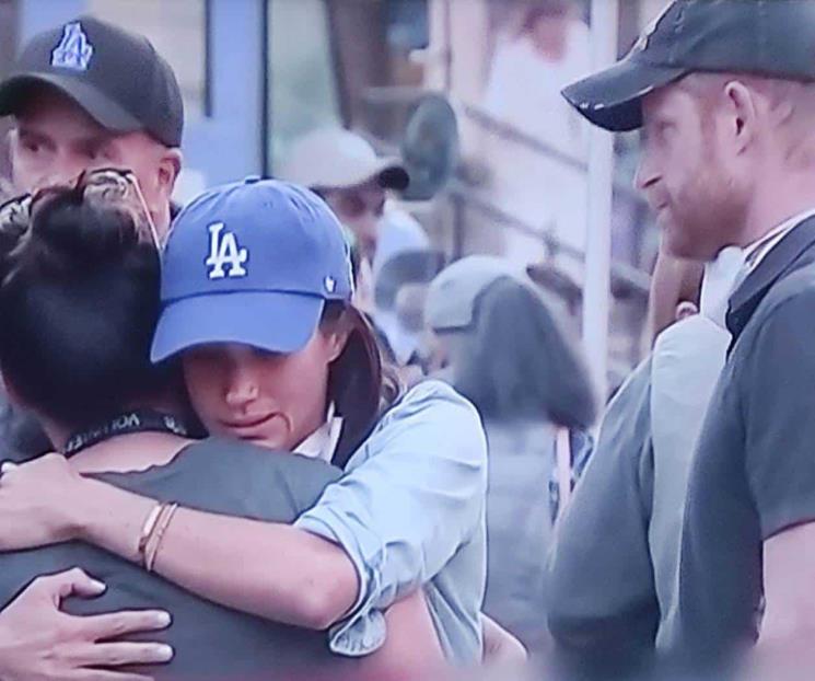 Meghan y Harry, acusados de turistas del desastre por incendio en LA