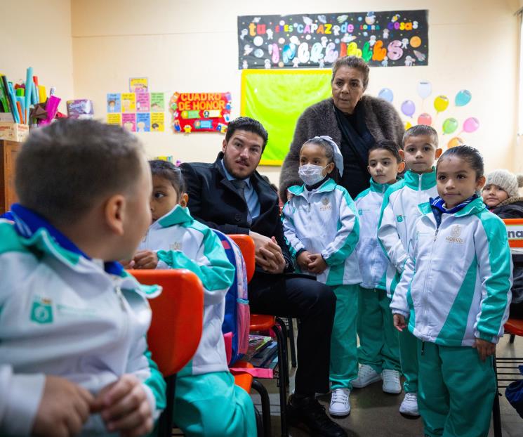 Encabeza Samuel el reinicio oficial del ciclo escolar