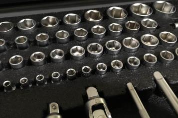 KUO concluye venta de su negocio de refacciones automotrices