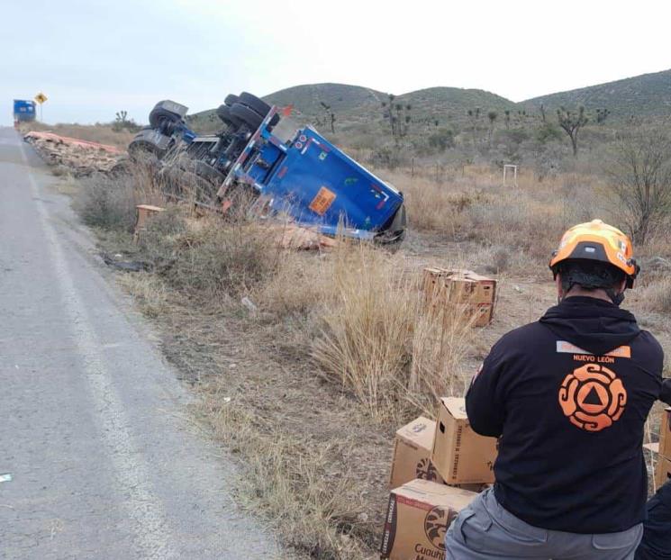 Vuelca tráiler cargado con cerveza