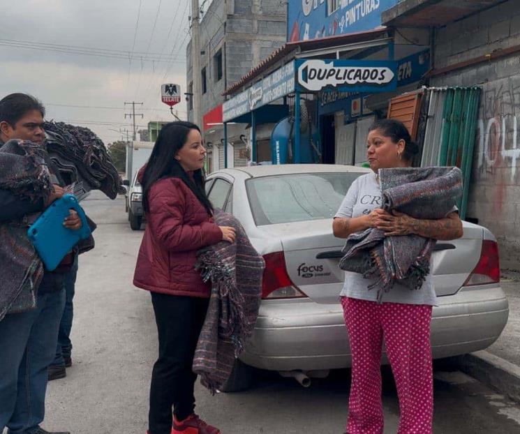 Reparte el GLMORENA apoyos por el frío