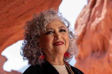 Pierde Amanda Miguel su hogar por incendios en Los Ángeles