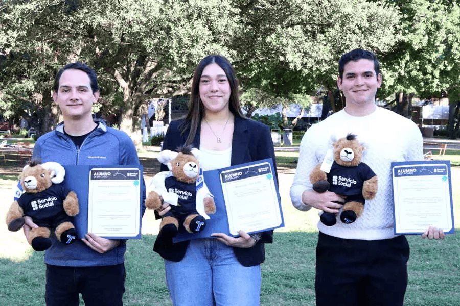 Reconocen a alumnos del Tec por proyectos sociales