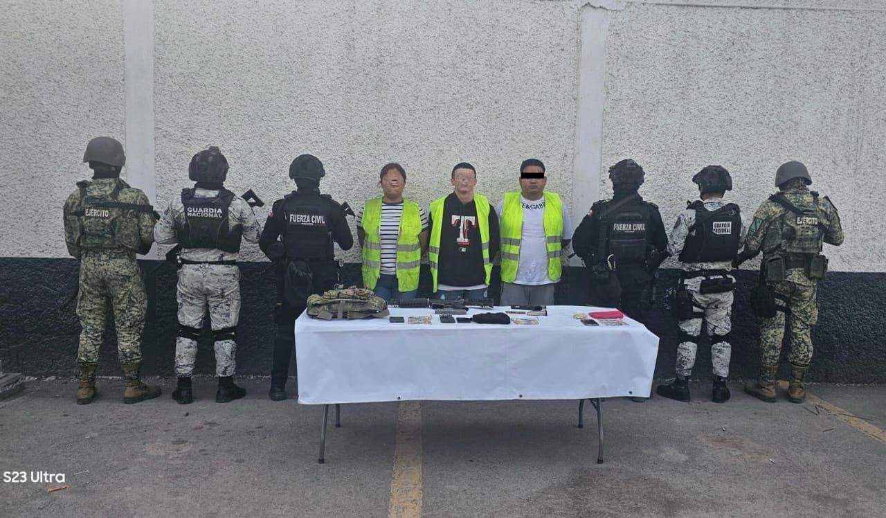 Un hombre y dos adolescentes considerados como objetivos prioritarios quienes pertenecen a un grupo de la delincuencia organizada, fueron detenidos por el Grupo de Coordinación Metropolitana, en Apodaca.