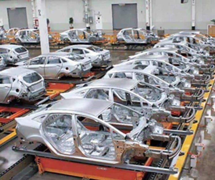 Automotrices de EU requieren de México para ser competitivas: Ebrard