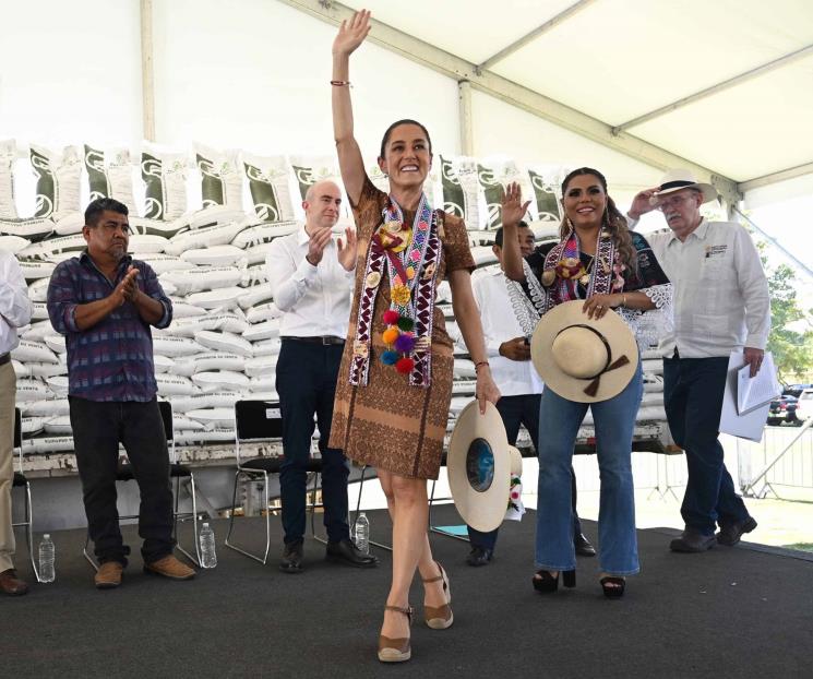 Sheinbaum reconoce fertilizante de Pemex para beneficio del campo