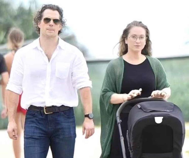 Comparte Henry Cavill primer paseo familiar