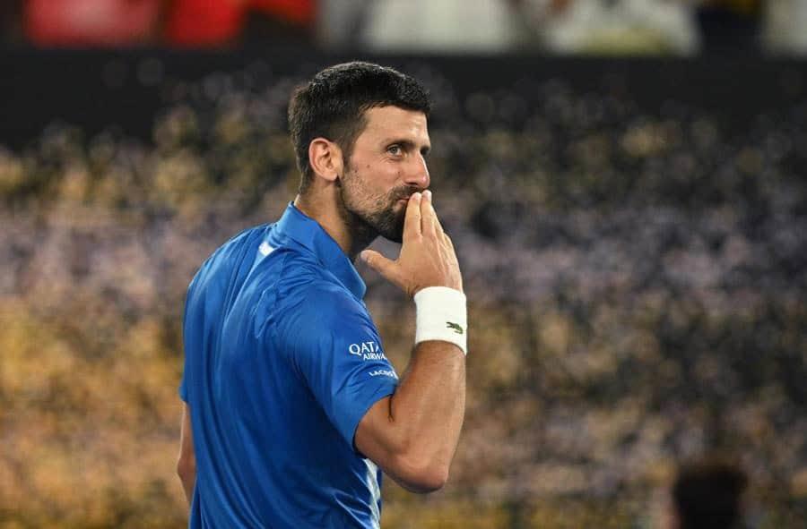 Avanzan Djokovic y Alcaraz en el Abierto de Australia