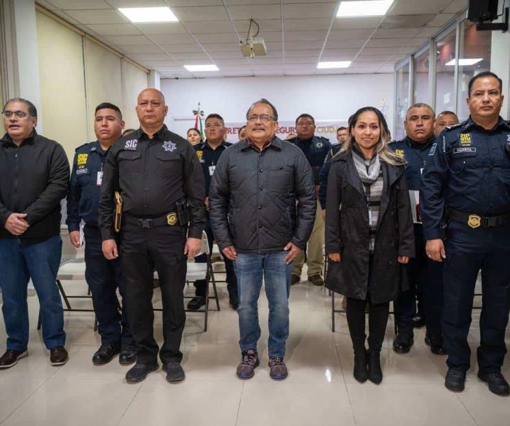 Reconoce Andrés Mijes a 140 policías Reconoce Andrés Mijes a 140 policías