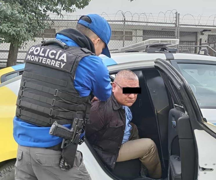 Golpea a menor en camión