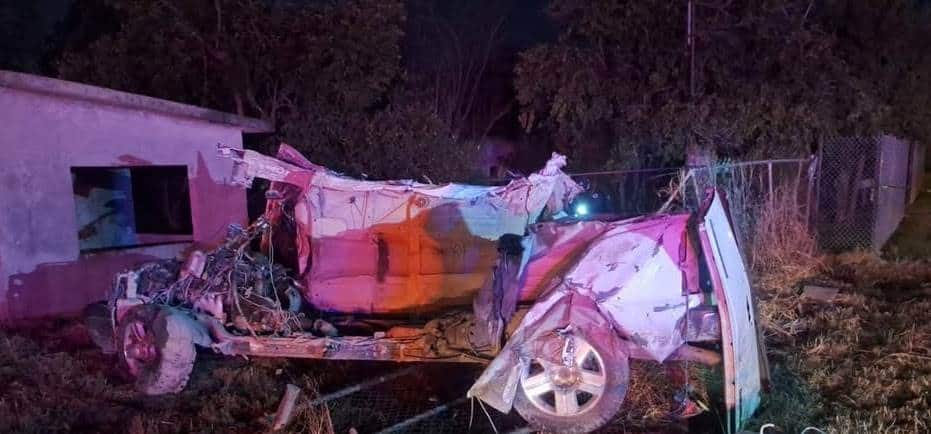 Una persona sin vida y un lesionado, dejó un choque registrado la madrugada de ayer en la Carretera El Palmito-Las Trancas, en el municipio de Cadereyta Jiménez.