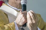 Insta la Iglesia a construir puentes, no muros Insta la Iglesia a construir puentes, no muros