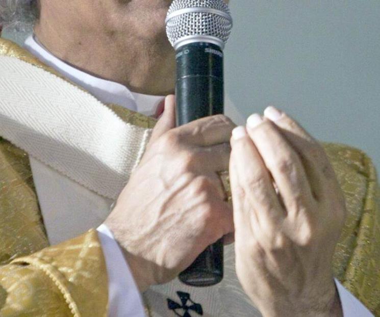 Insta la Iglesia a construir puentes, no muros Insta la Iglesia a construir puentes, no muros