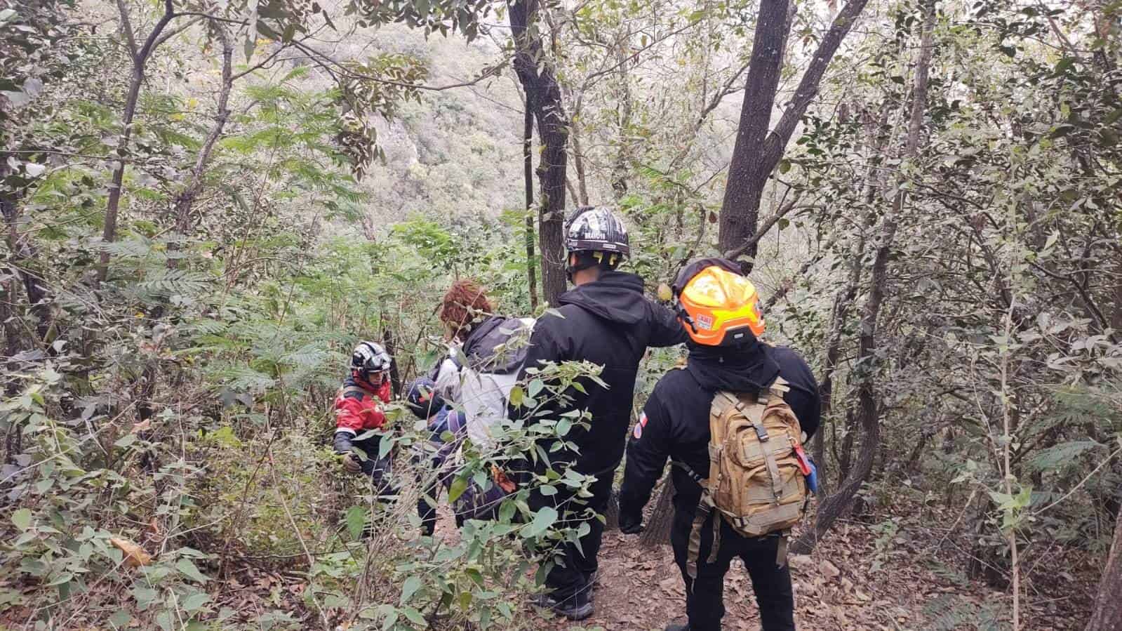 Un grupo de seis jóvenes senderistas, quienes presuntamente se perdieron rumbo al Pico del Indico, en la Sierra Madero Oriental, municipio de San Pedro, fueron rescatados por elementos de Protección Civil del Estado y municipal.