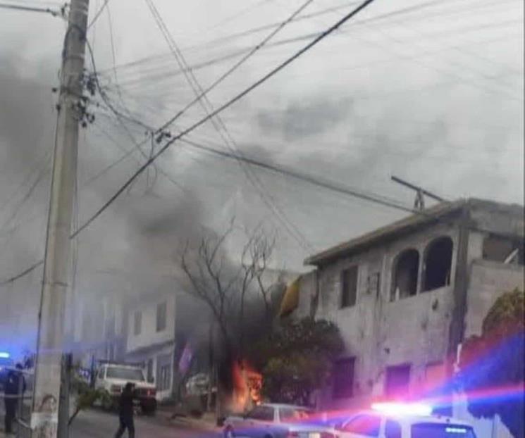 Prenden fuego para mitigar frío en casa abandonada; uno muere