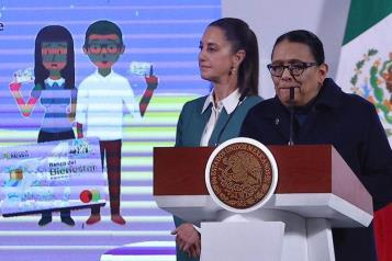 Recibir&aacute;n mexicanos repatriados tarjeta con dos mil pesos