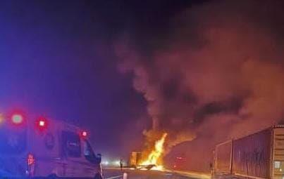 Deja choque entre dos tráileres un muerto en Galeana