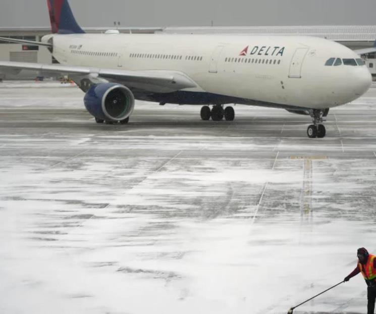 Paraliza tormenta invernal aeropuertos de EU Paraliza tormenta invernal aeropuertos de EU