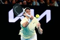 Avanza Jannik Sinner a la semifinal en el Abierto de Australia