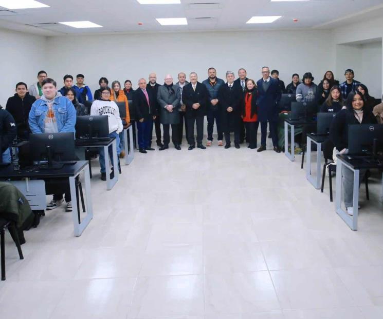 Vuelven a clases más de 218 mil alumnos de UANL
