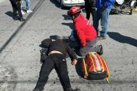 Impacta moto contra auto Impacta moto contra auto