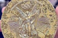 Otro escándalo para París 2024: Las medallas se despintaron