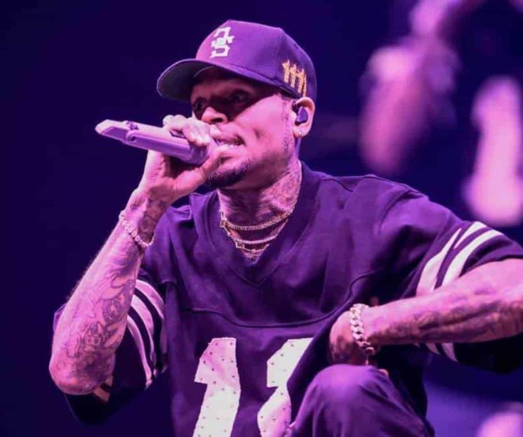 Chris Brown demanda a Warner por acusarlo de abuso sexual Chris Brown demanda a Warner por acusarlo de abuso sexual