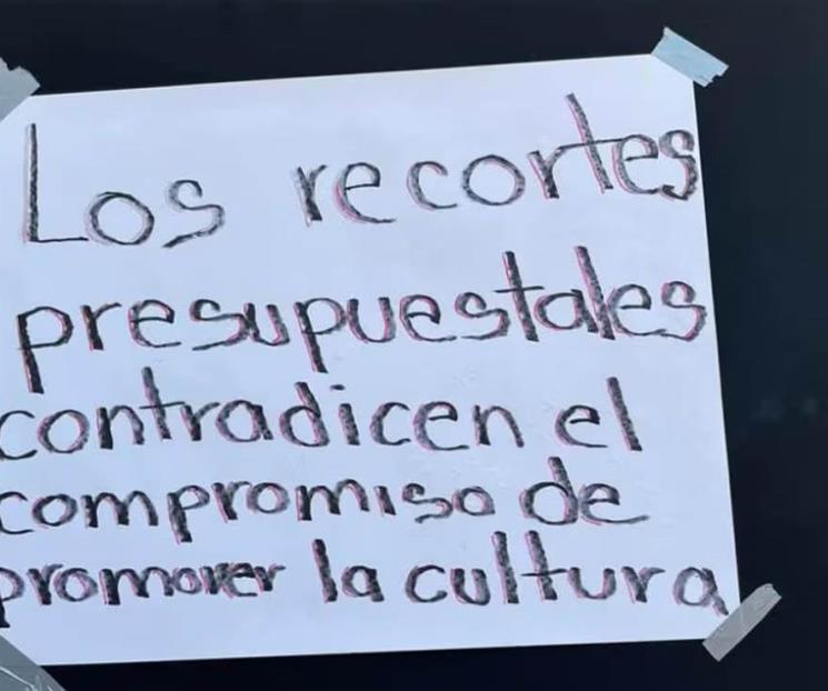 Orquesta Escuela Carlos Chávez realiza protesta pacífica Orquesta Escuela Carlos Chávez realiza protesta pacífica
